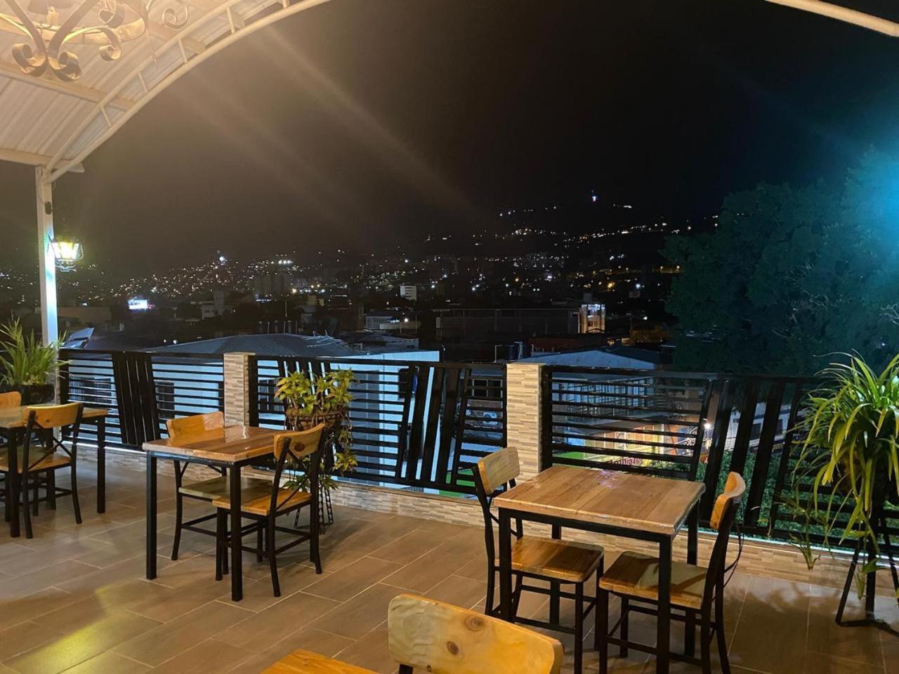 Hotel Alameda Plaza Cali Ngoại thất bức ảnh